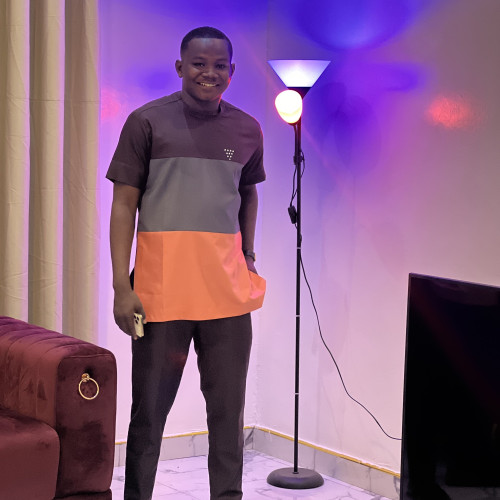 She i. profile photo