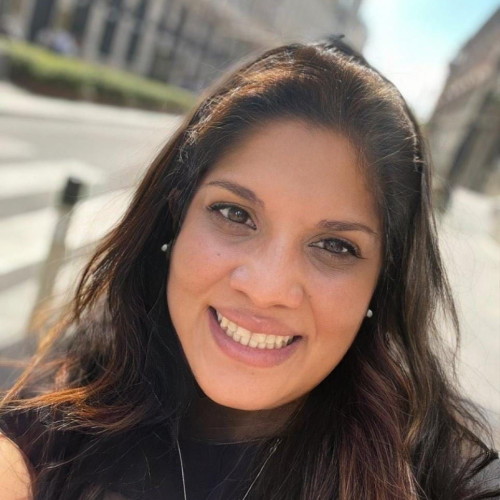 María F.