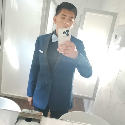 Carlos r. profile photo