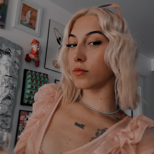 Mia M.