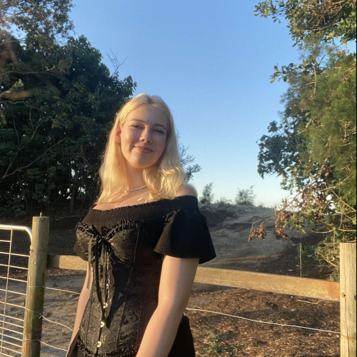 Becky J. profile photo