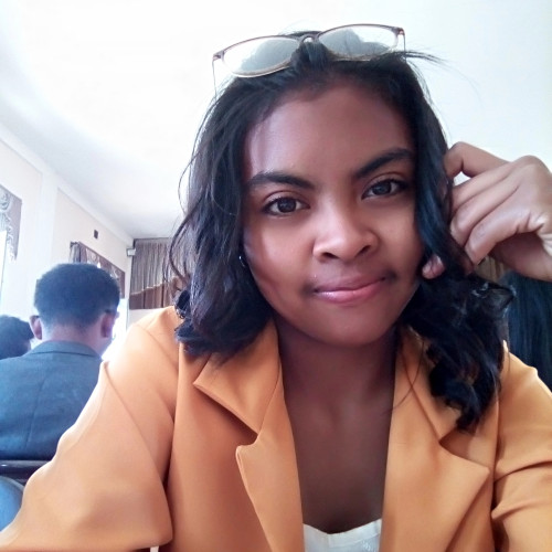 Zo Daniella R. profile photo