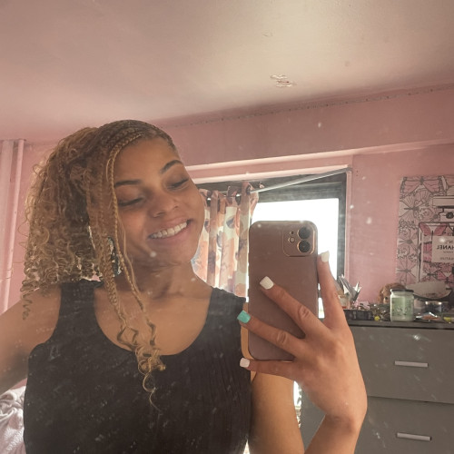 tay R. profile photo