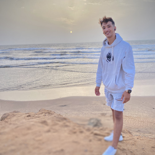 Hamza K.