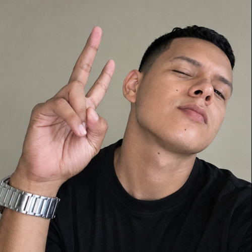 Yilmer R. profile photo