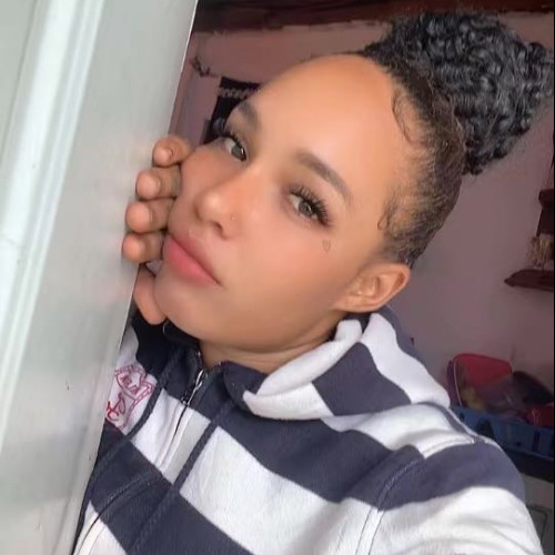 yiyi a. profile photo