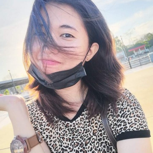 Lynlyn T.