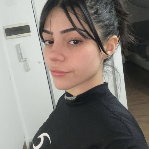 Martina Z. profile photo