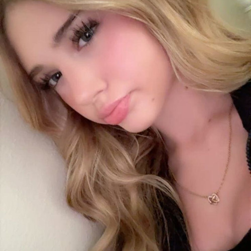 Elara B. profile photo