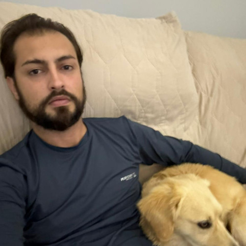 LUCIANO DE B. profile photo
