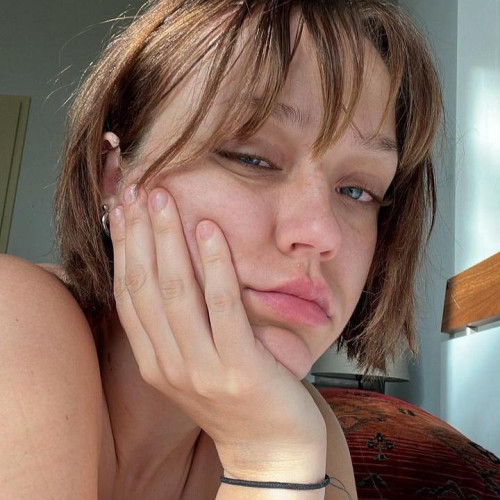Isabella   . profile photo