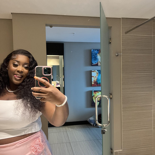 serena w. profile photo
