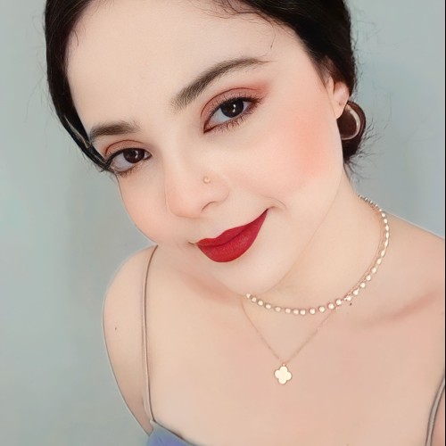 Eya H.