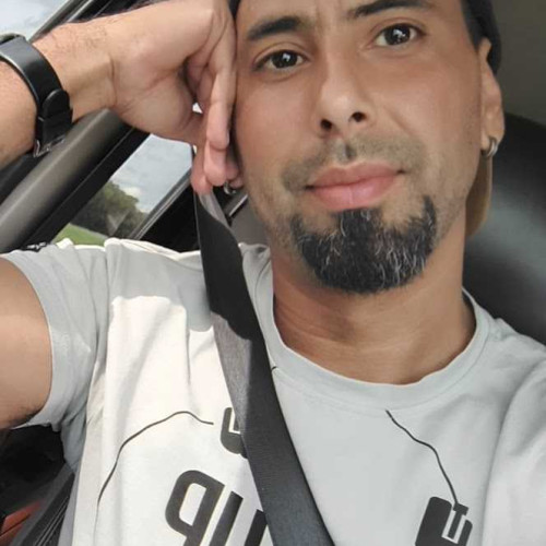 victor R. profile photo