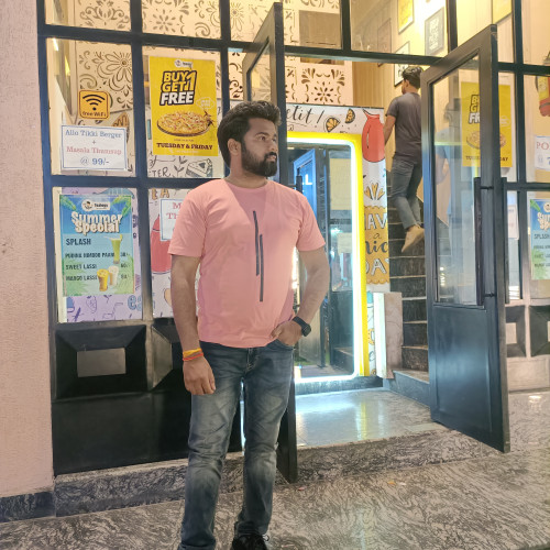 Shobhit  v. profile photo