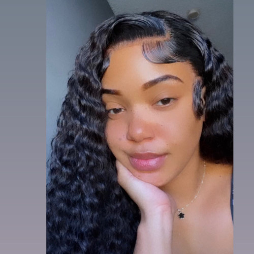 Dee  s. profile photo