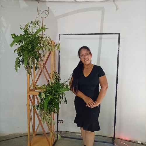 Elizabeth R. profile photo