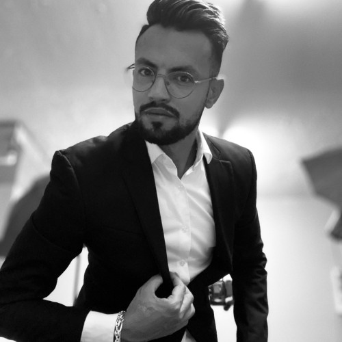 Tariq  B.