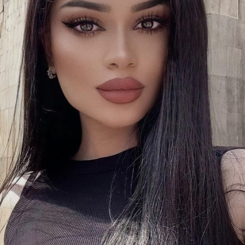 khira w. profile photo