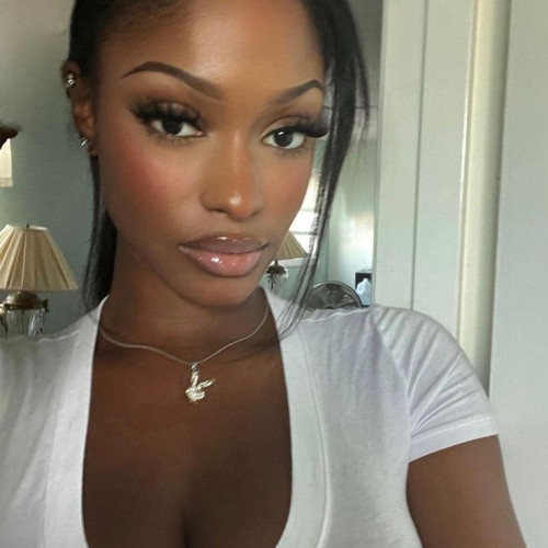 Naomie z.