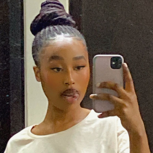 Lelo M.