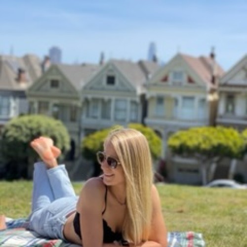 Laura T. profile photo