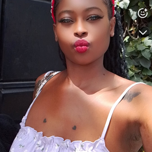 Lyzzie L. profile photo