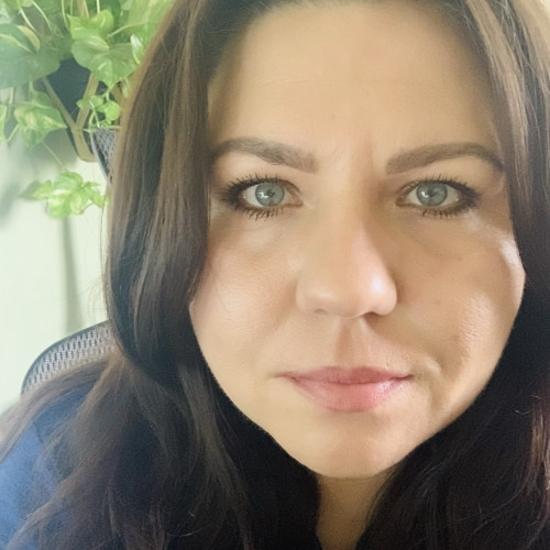 Bernadett V. profile photo