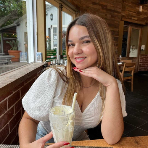 Charlotte l. profile photo