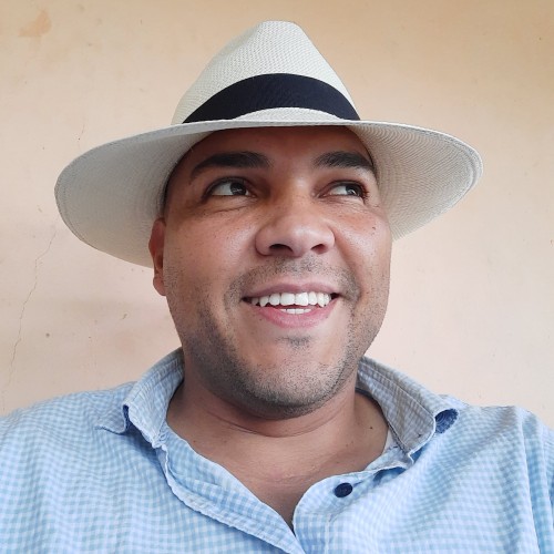 Roberto R.