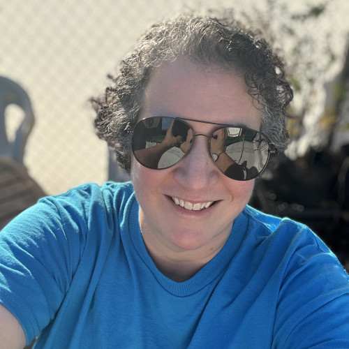 dee S. profile photo