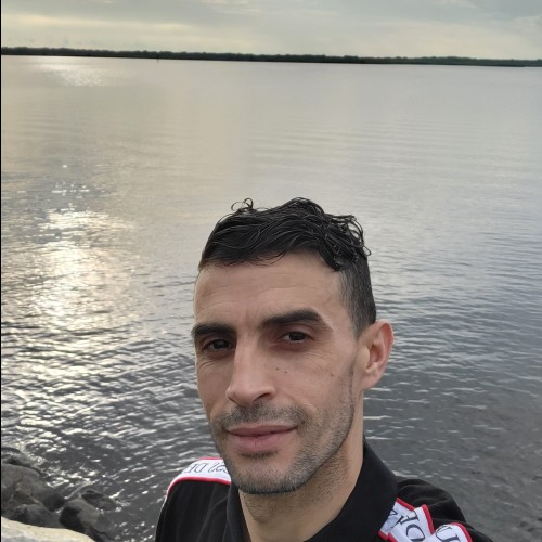 Zakaria  B.