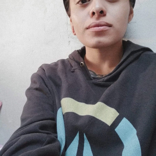 Leslye polet  L. profile photo