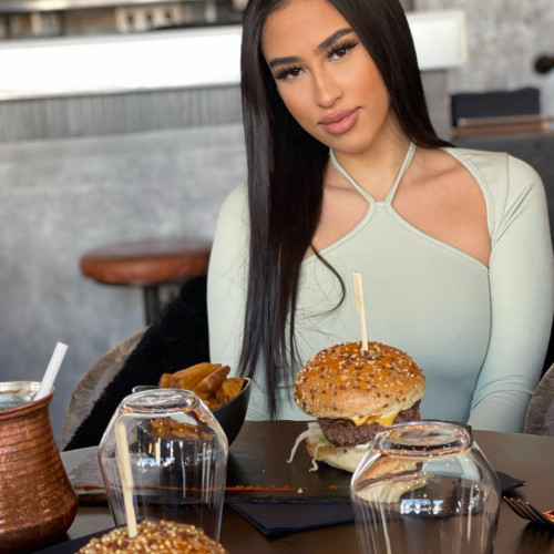 asmaa r. profile photo