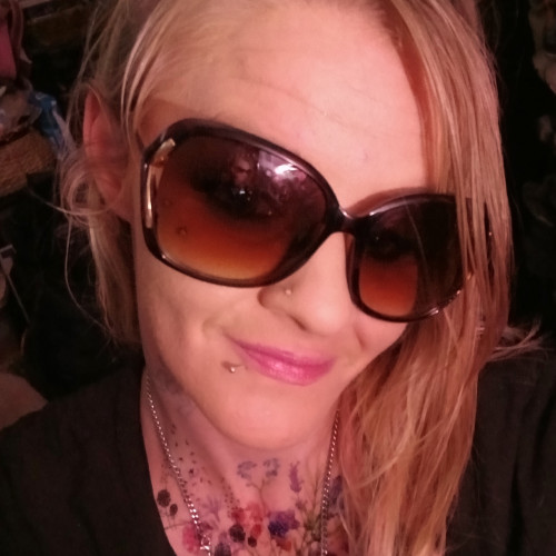 Chelle W. profile photo