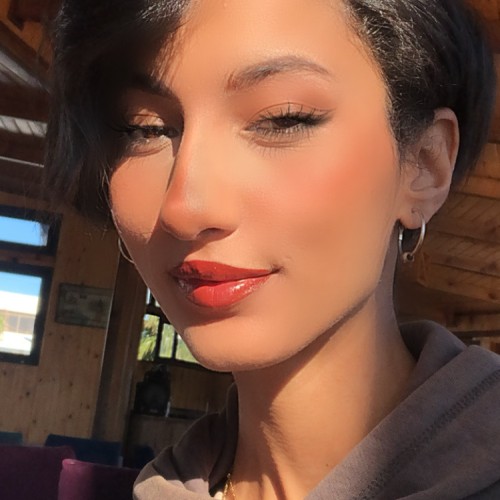 Aida E.