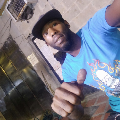 Yogenry  L. profile photo