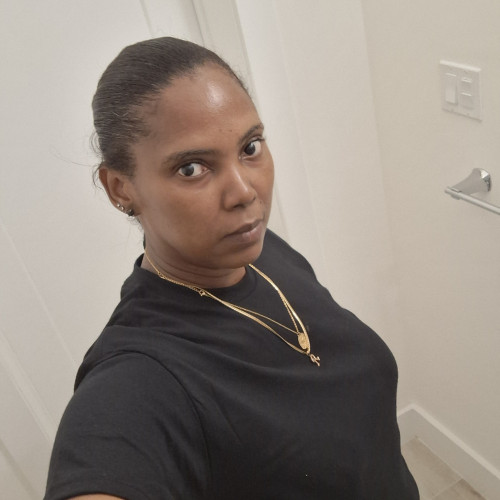 Sharonie  R.