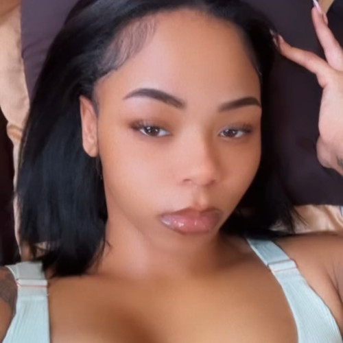 Bella B.