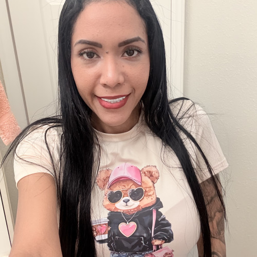 Lesly S.