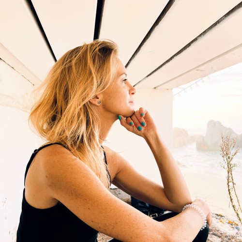 Julia  R.