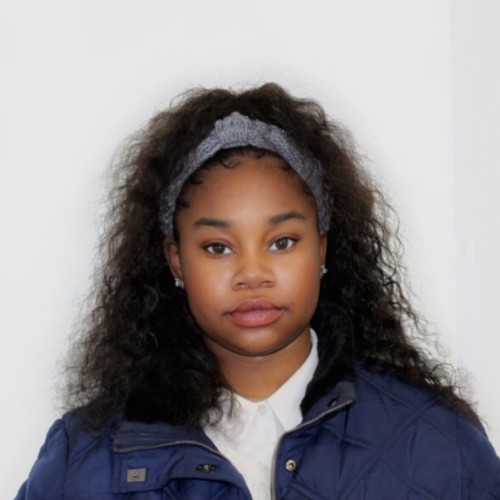 Lia E.