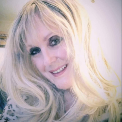 Dee M. profile photo