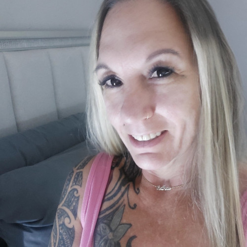 LaRae L. profile photo