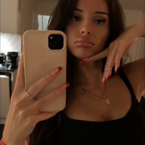 Bella J. profile photo