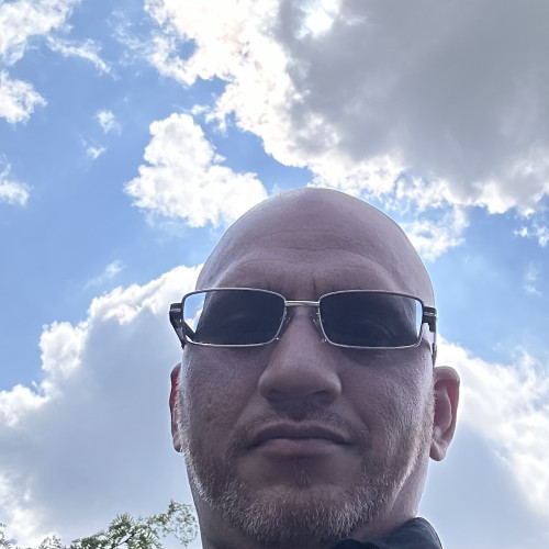 Charlly R. profile photo