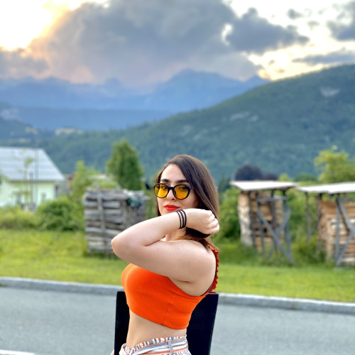 Samina L. profile photo