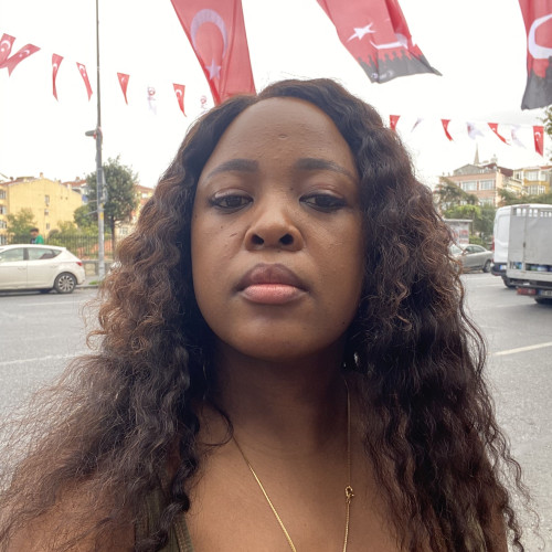 Nelisa N.