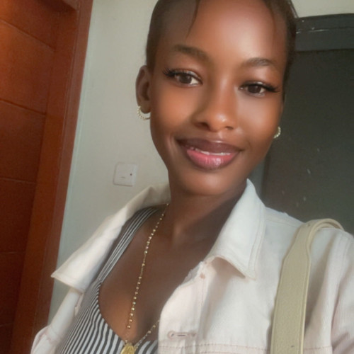 Bee c. profile photo
