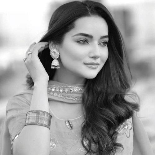 Ayesha R.